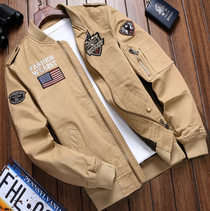 Veste militaire coupe élégante brodée fermeture éclair