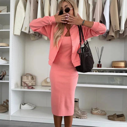 Cardigan élégant avec robe sans manches à boutons