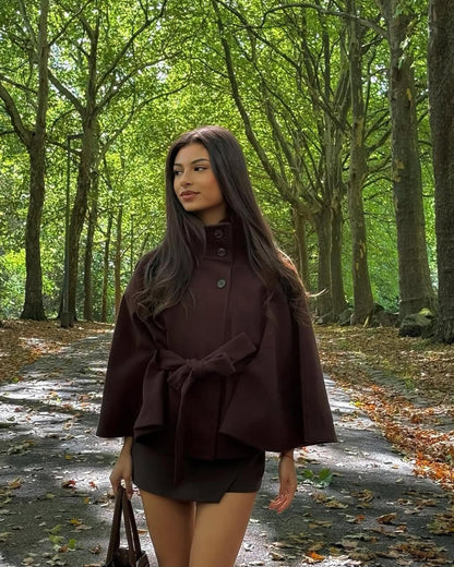 Veste cape stylée avec ceinture et poches