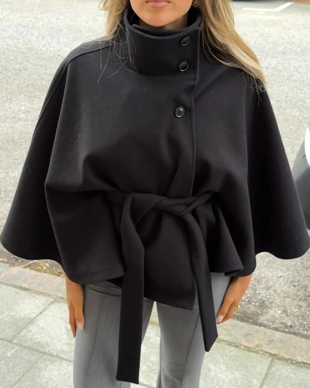 Veste cape stylée avec ceinture et poches