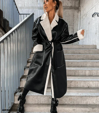 Robe en cuir avec doublure en polaire et lacets