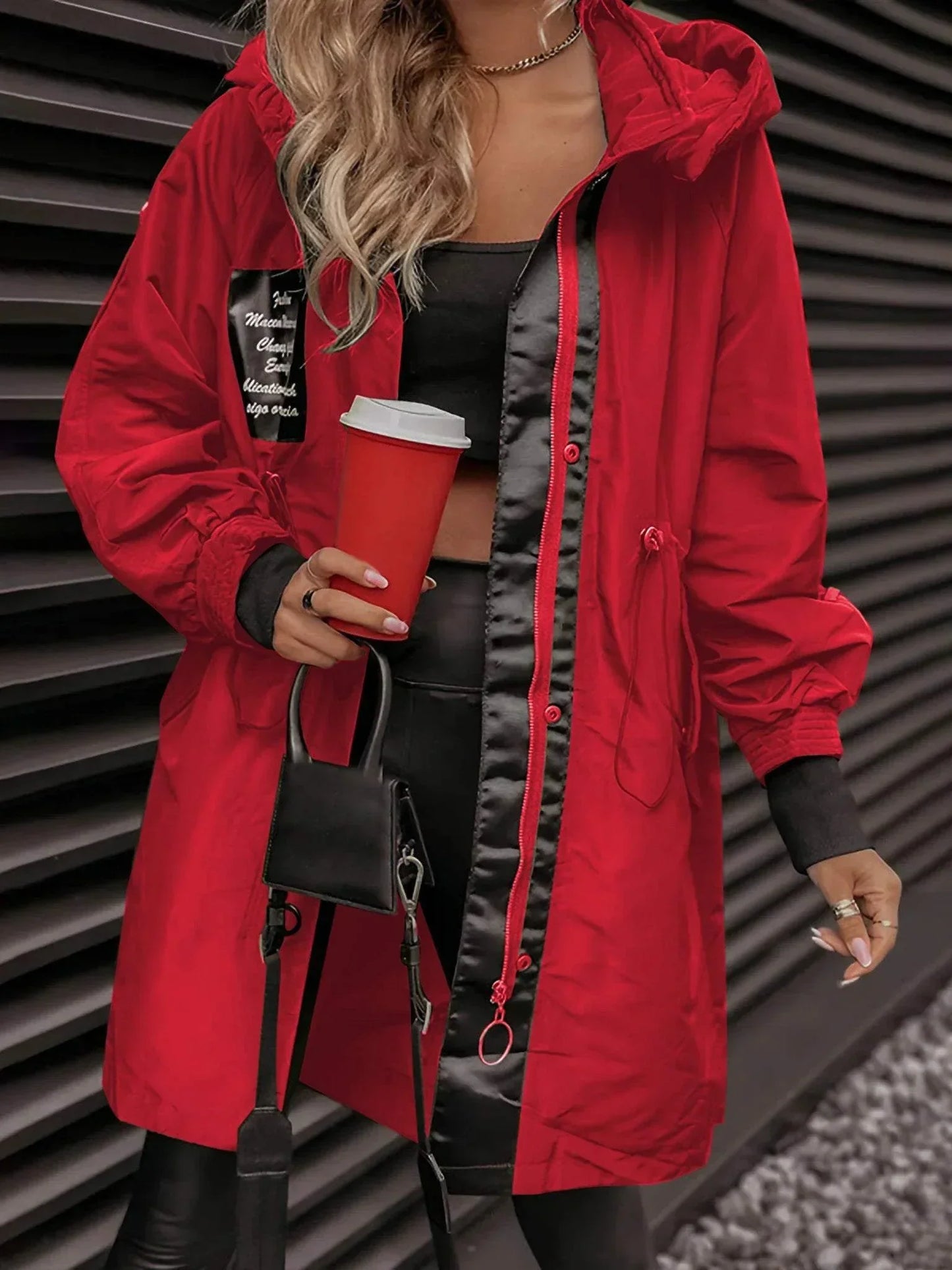 Veste stylée avec capuche Design moderne