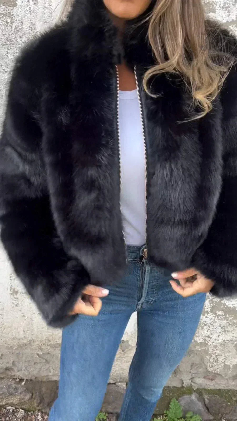 Manteau de fourrure élégant avec fermeture éclair design de luxe