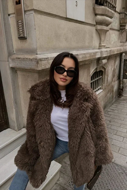 Manteau en peluche doux brun aspect fourrure
