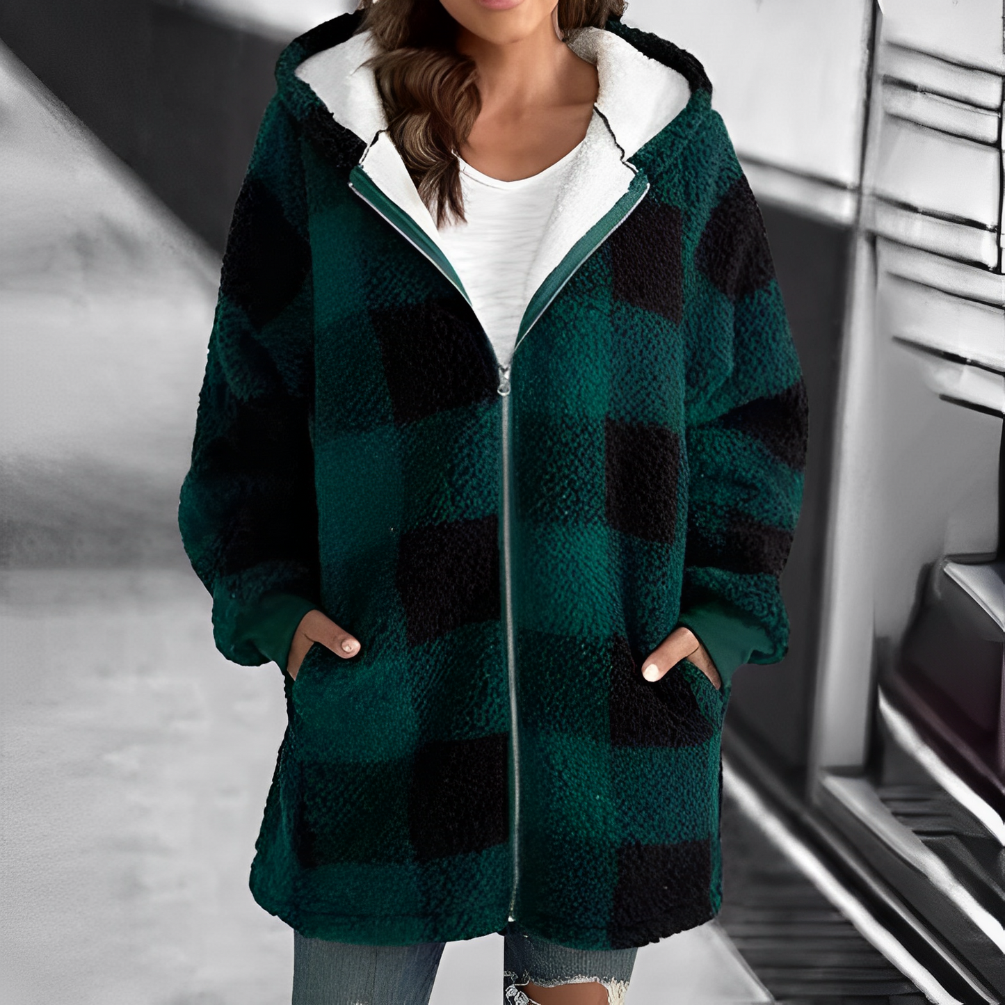 Manteau moderne pour femme avec capuche