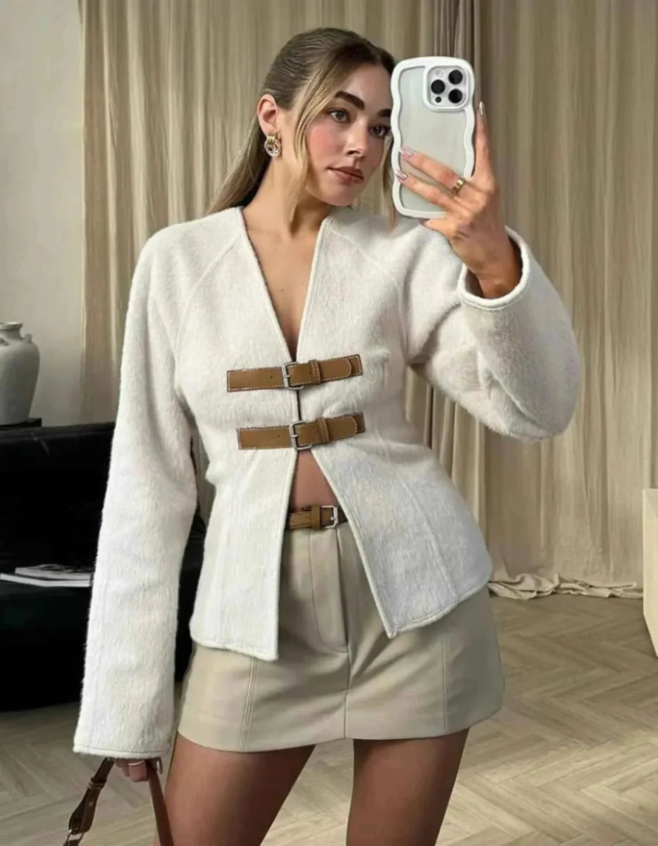 Élégant cardigan en tricot pour femme avec boucles