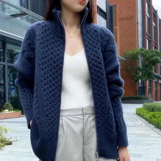 Evelyn – Cardigan en maille douce aspect laine