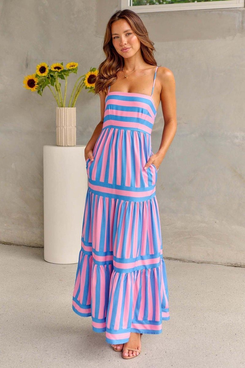 Robe longue d'été bleu marine rayée avec jupe en dentelle