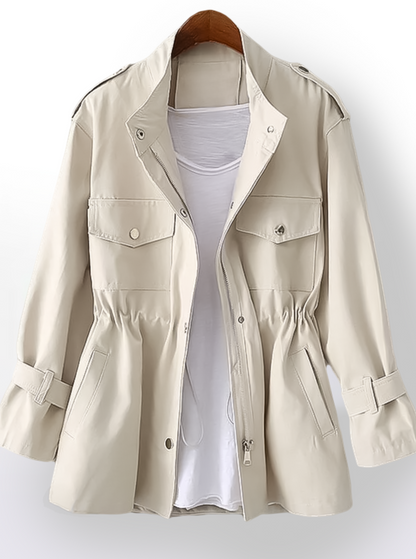 Trench-coat femme moderne d'automne