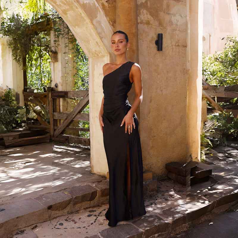 Robe midi dos nu élégante femme