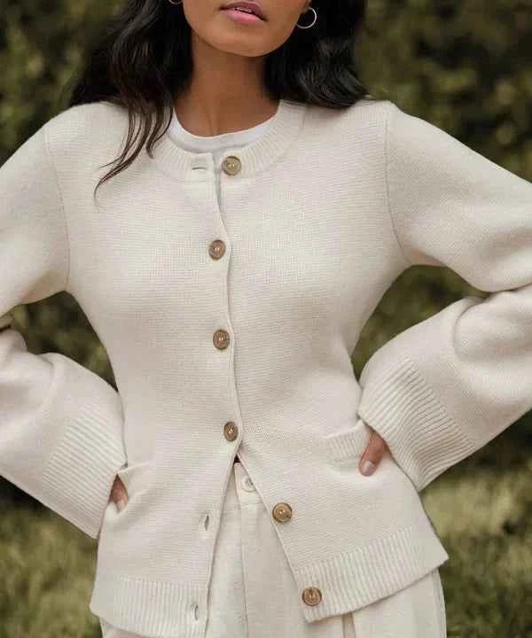 Große Strickjacke Mit Knöpfen Modern - IdealeKleiden
