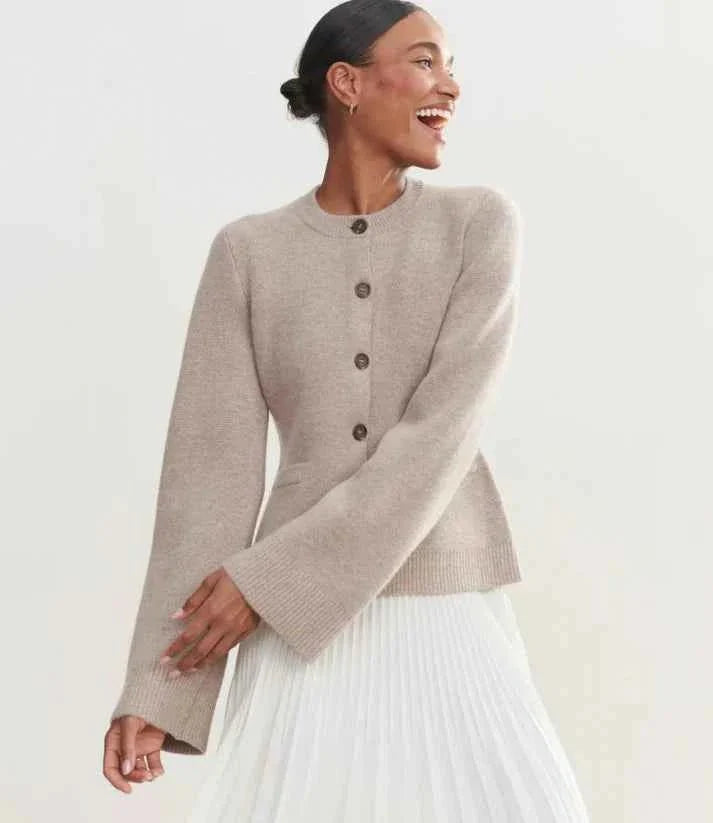Grand gilet à boutons moderne