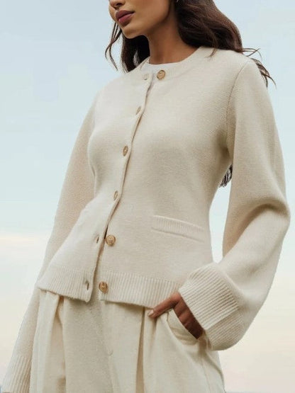 Pull classique à manches longues et boutons pour femme