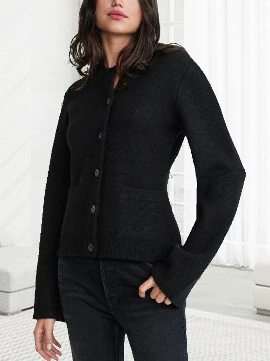 Pull classique à manches longues et boutons pour femme