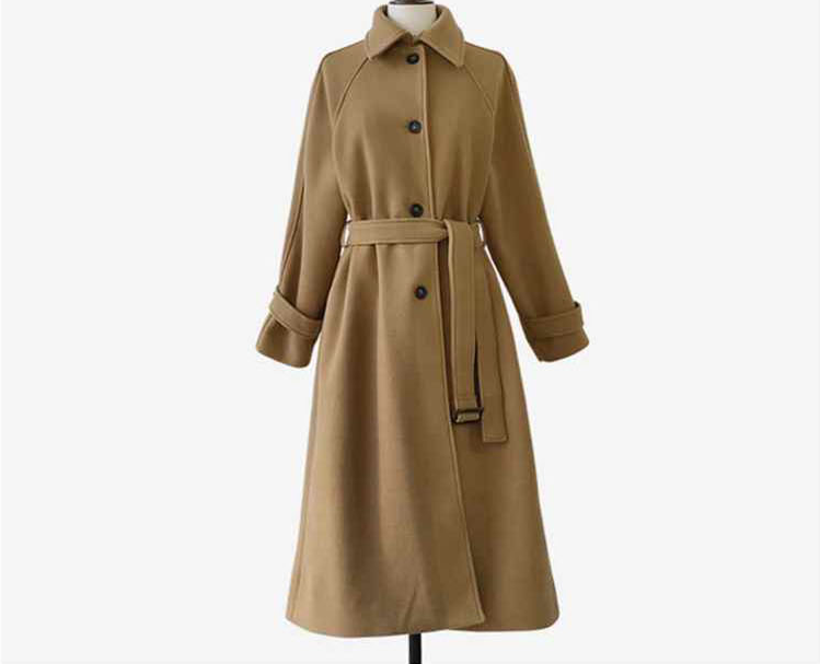 Élégant manteau en laine avec ceinture