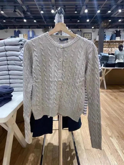 Cardigan moderne en maille pour femme