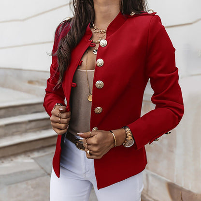 Veste militaire femme tendance boutonnée sur le devant