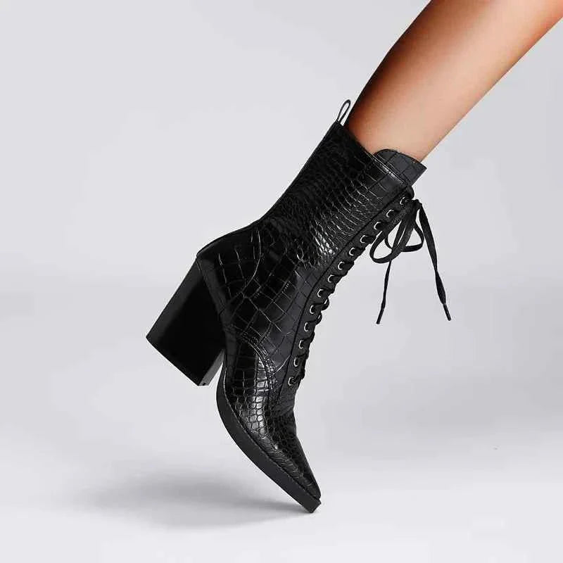 Bottes femme à lacets