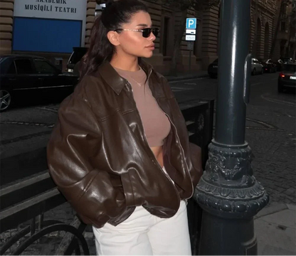 Blouson en cuir vegan noir élégant
