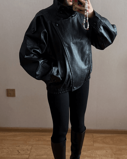 Blouson en cuir élégant à coupe asymétrique