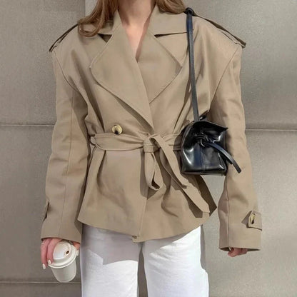 Trench court élégant pour femme