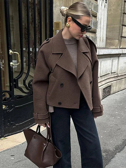 Manteau élégant pour femme, style lacé