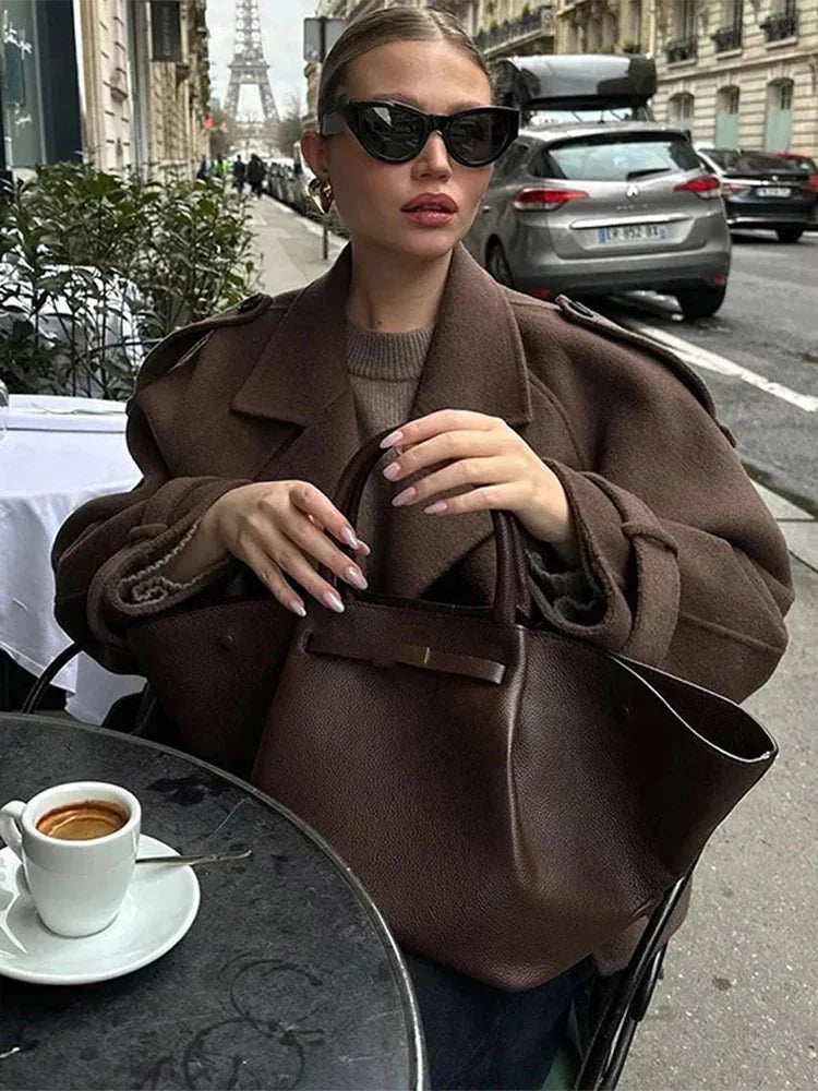 Manteau élégant pour femme, style lacé