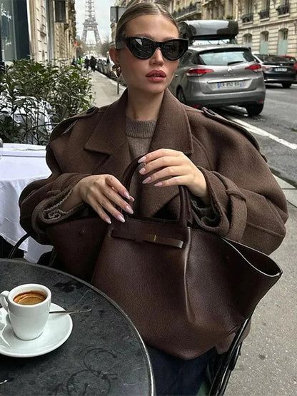 Manteau élégant pour femme, style lacé
