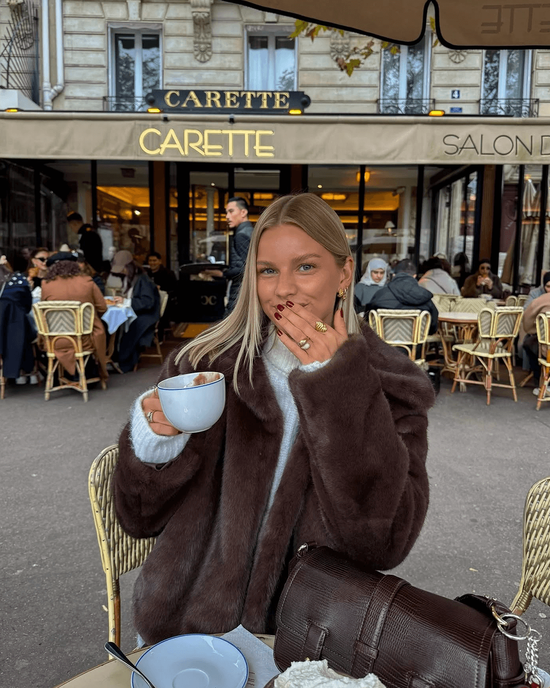 Parka élégante en fausse fourrure pour femme