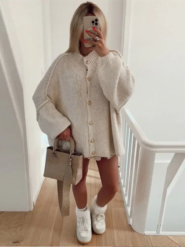 Le cardigan ennuyeux est devenu :
Cardigan élégant pour femme