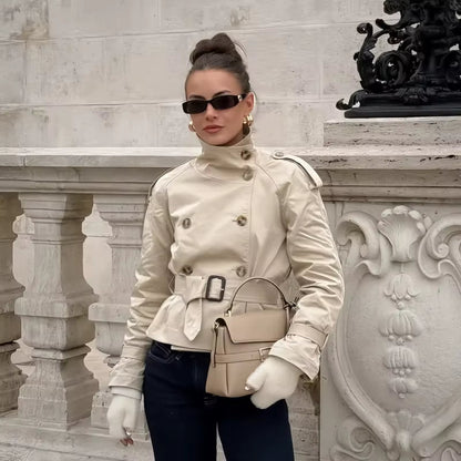 Court trench-coat femme élégant