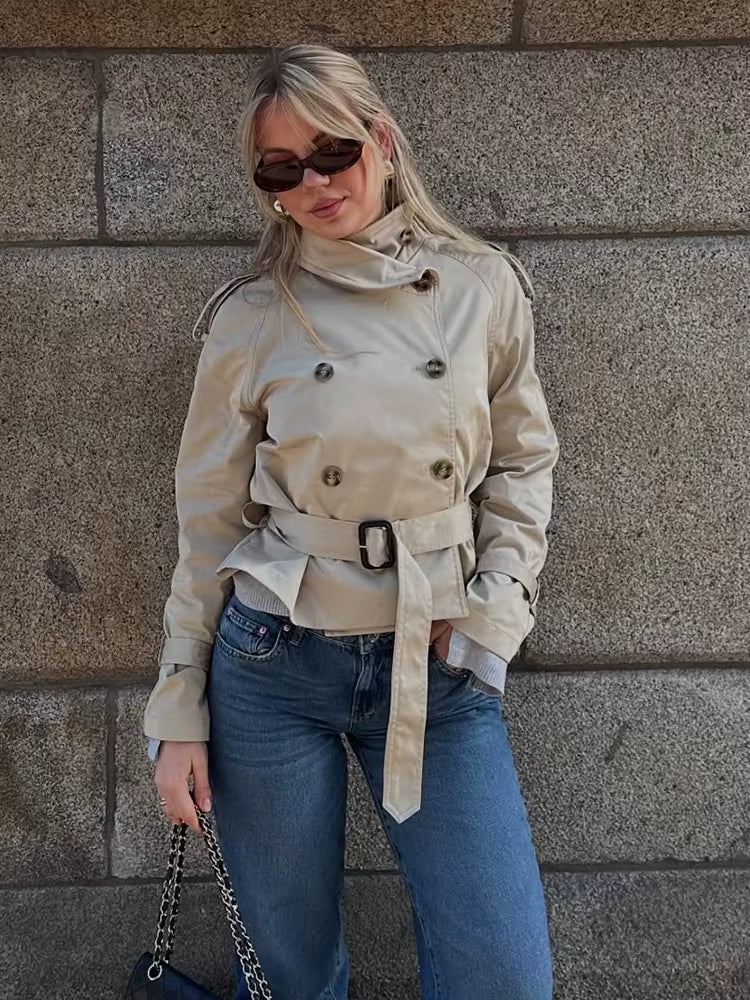 Court trench-coat femme élégant