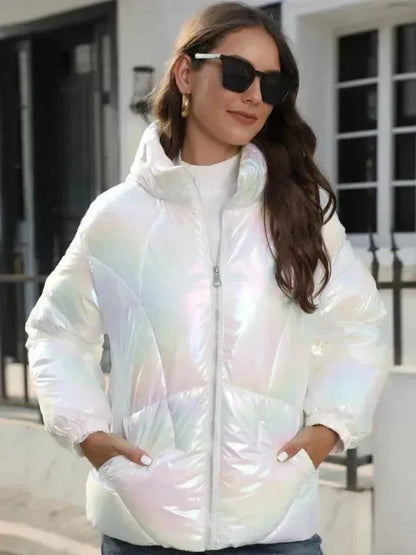 Parka élégant pour femme avec capuche brillante