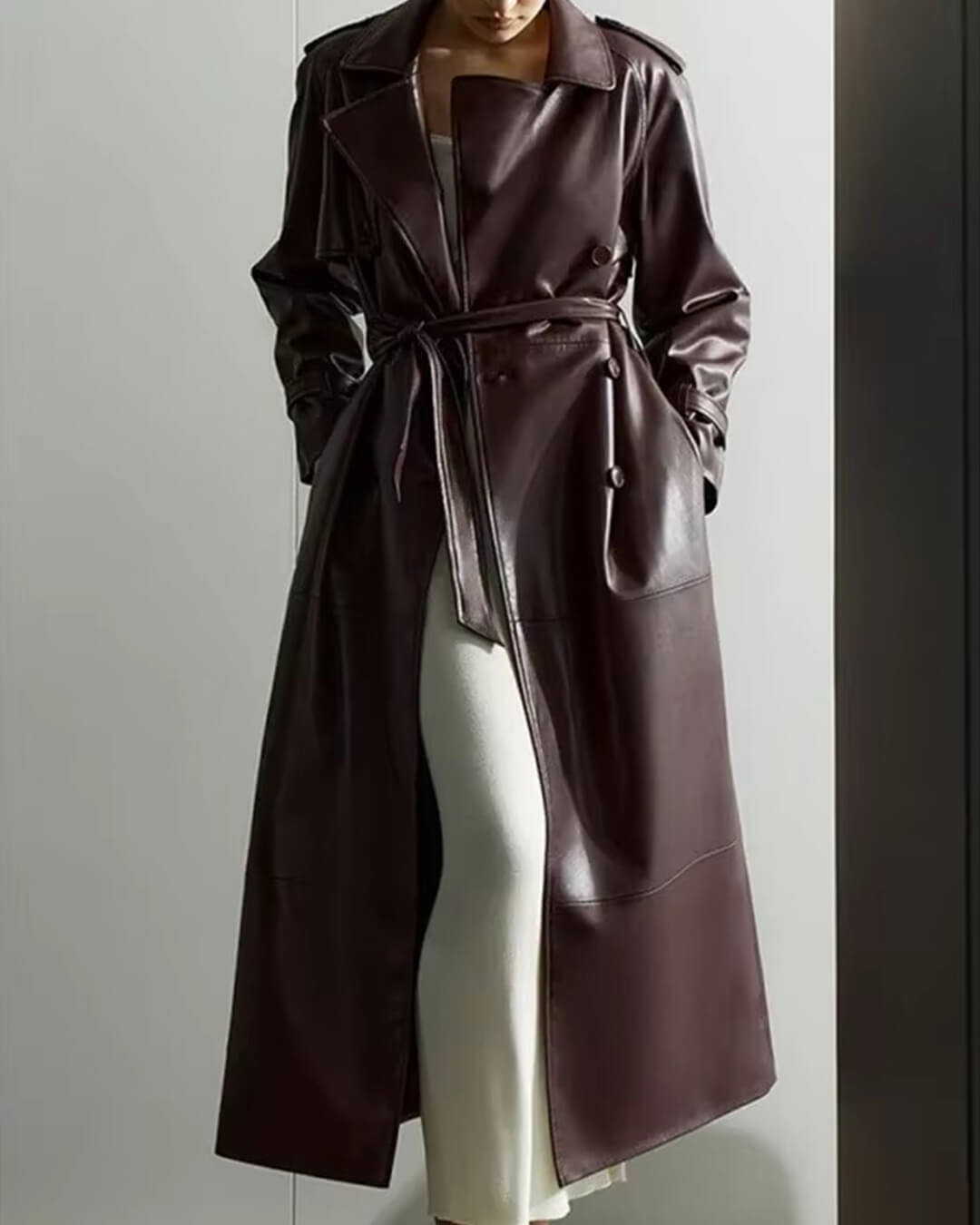 Trench-coat en similicuir noir élégant pour femme