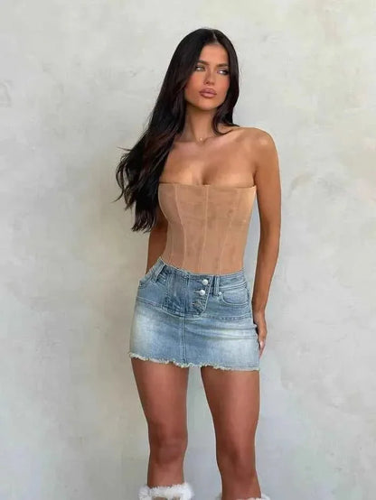 Sofia - Top corset en cuir ajusté avec décolleté en cœur