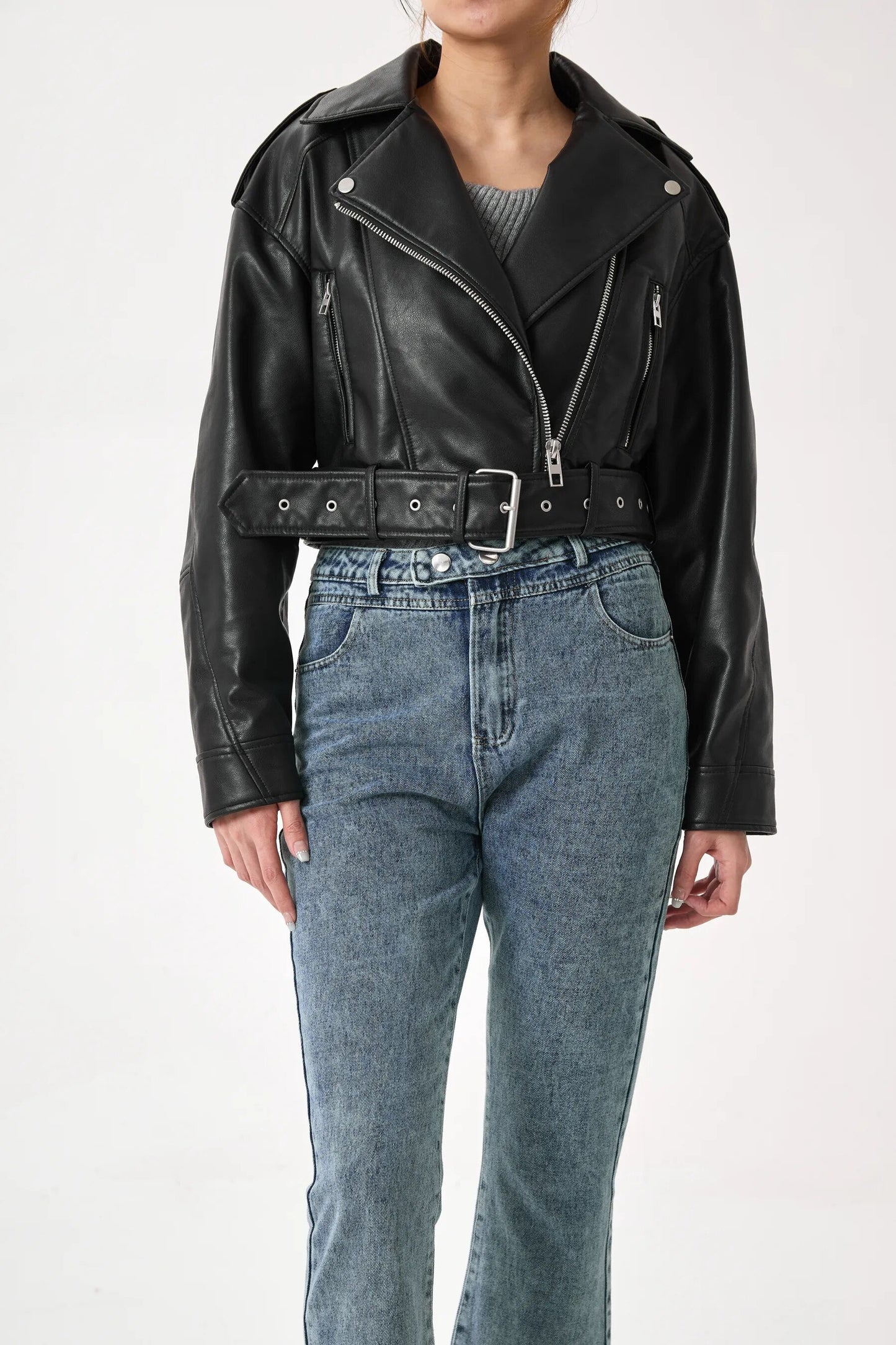 Blouson en cuir court style motard aspect vintage