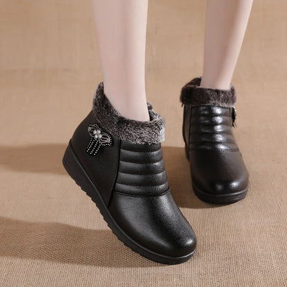 Bottes femme modernes avec doublure en fausse fourrure