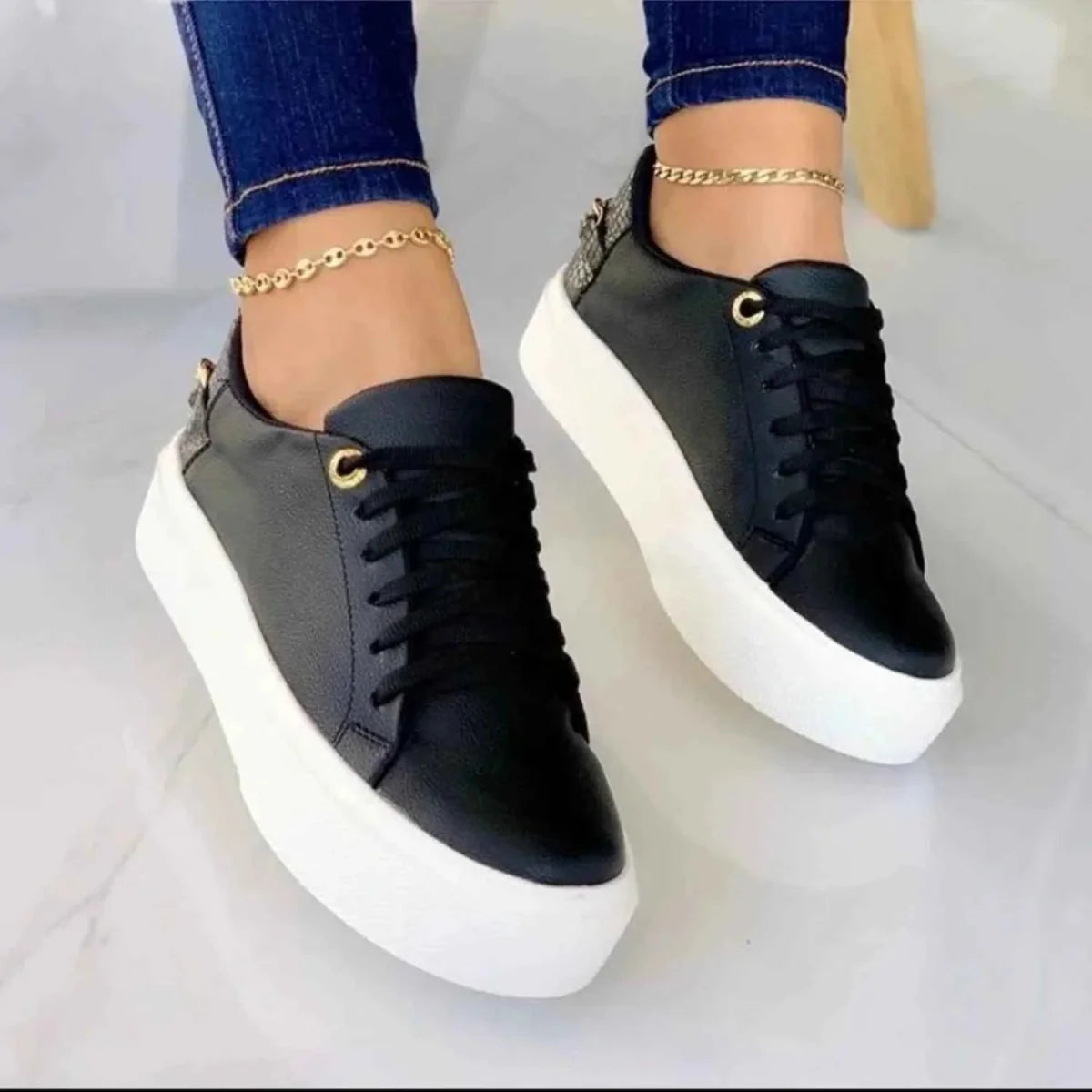 Baskets sportives et mode pour femmes