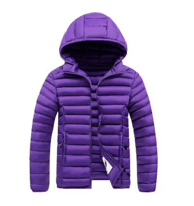 Doudoune légère femme capuche moderne