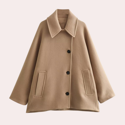 Veste d'automne femme élégante et moderne