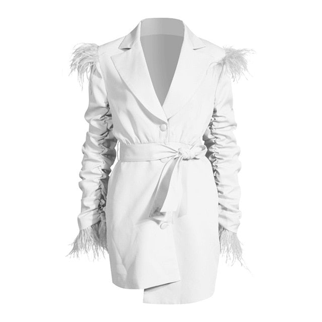 Manteau femme élégant noir dramatique