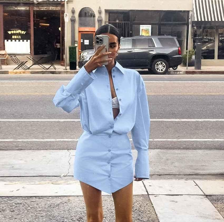 Sommerkleid Hellblau V-Ausschnitt Oversize - IdealeKleiden