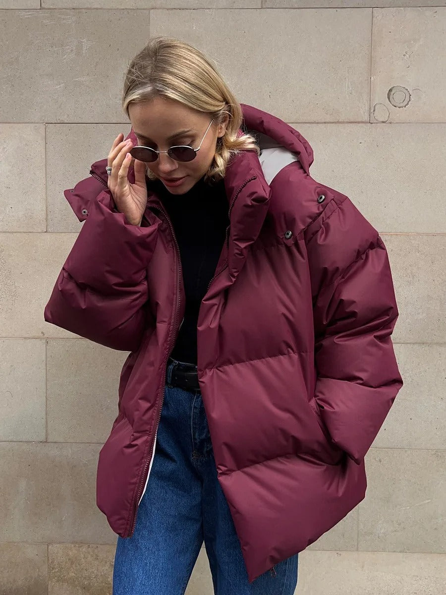 Courte veste d'hiver avec capuche et doublure douce