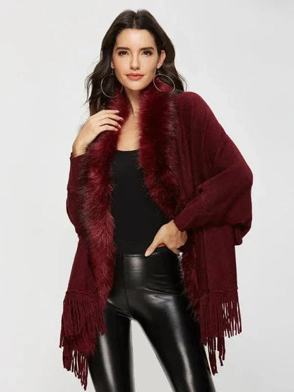 Élégant manteau en laine pour femme avec écharpe en fourrure